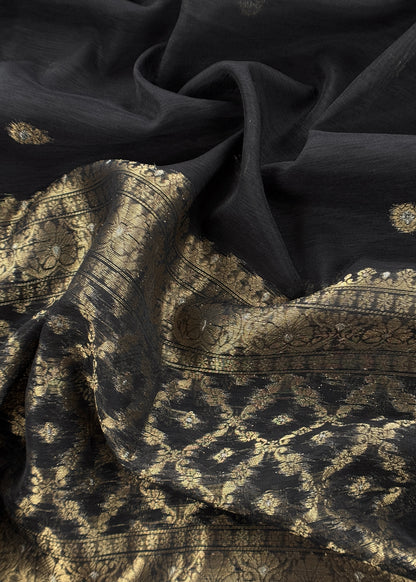 jamdani weaved suit for gifting mom

