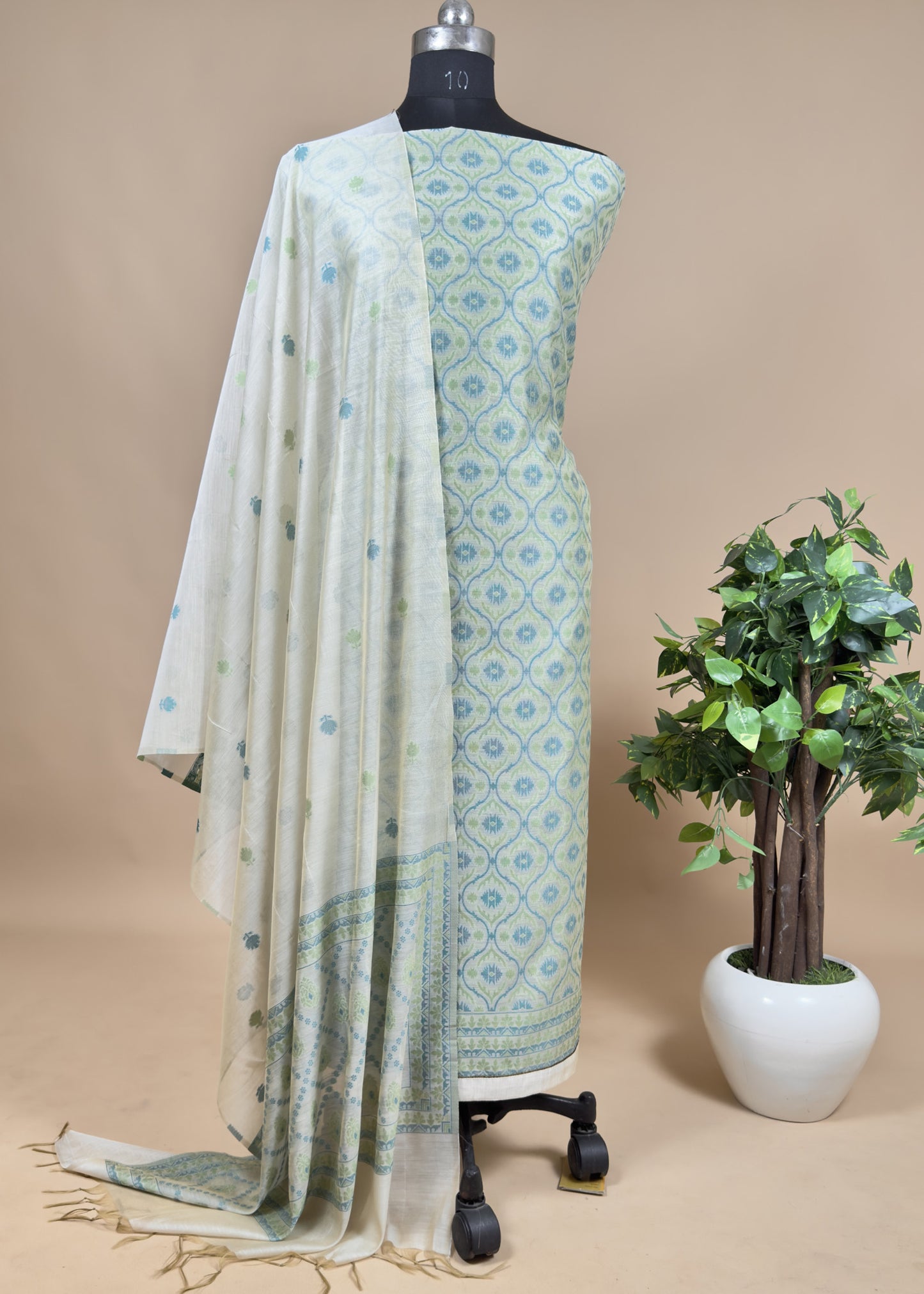 Green Jamdani Suit In Maheshwari With Contrast Dupatta