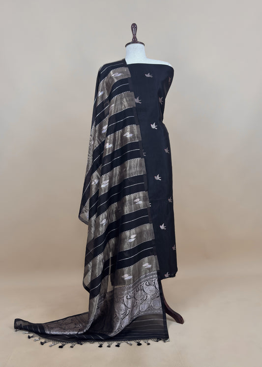Luxe SCilver chiraiya Handloom Silk Kurta And Kora Silk Dupatta With Kadwa Weaving