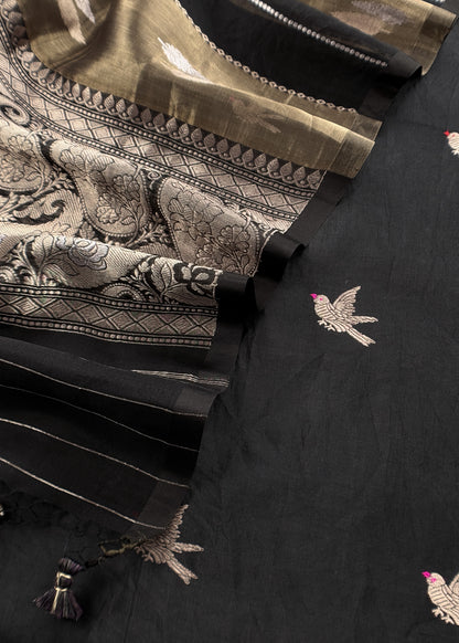 Luxe Chiraiya Handloom Silk Kurta And Tissue Silk Dupatta With Kadwa Weaving