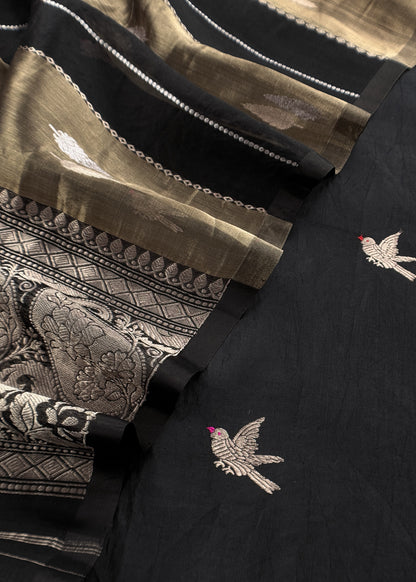 Luxe Chiraiya Handloom Silk Kurta And Tissue Silk Dupatta With Kadwa Weaving