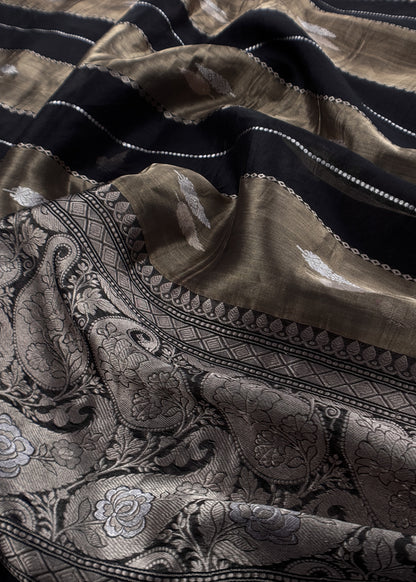 Luxe Chiraiya Handloom Silk Kurta And Tissue Silk Dupatta With Kadwa Weaving