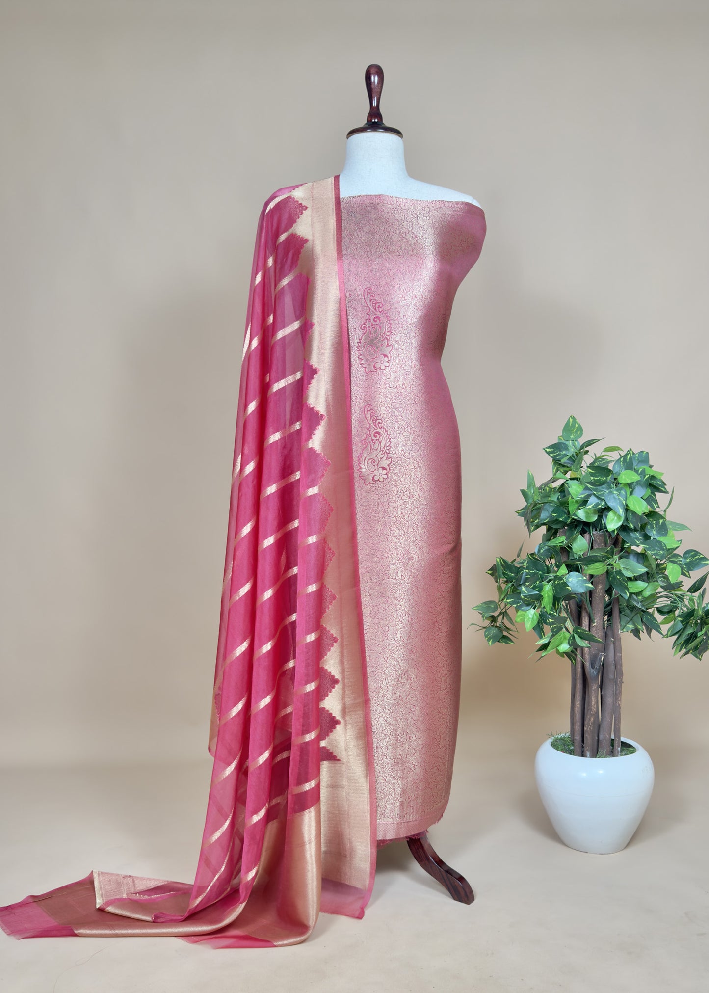 Radish Pink Brocade Kurta With Organza Dupatta