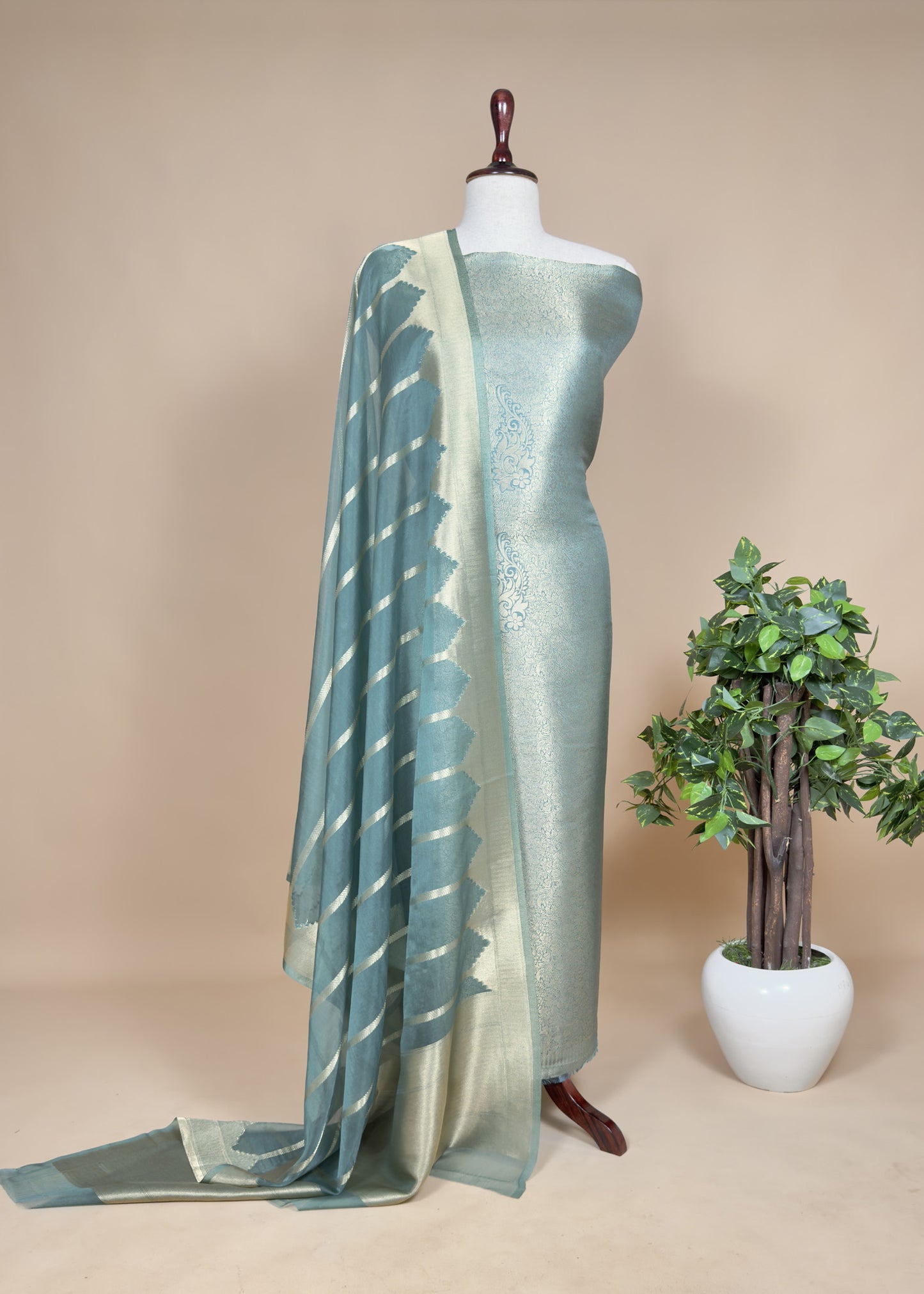 Green Brocade Kurta With Organza Dupatta