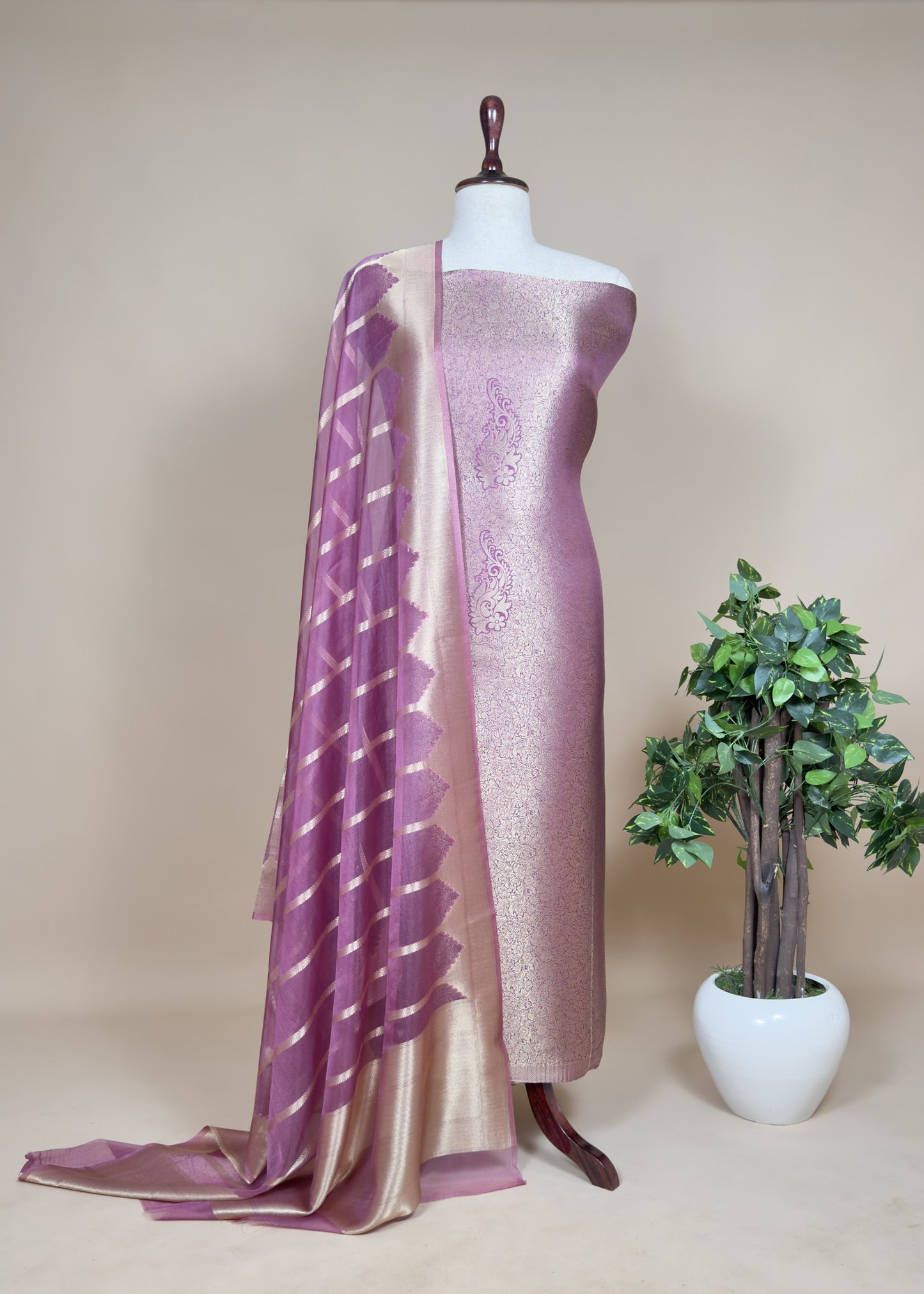 Radish Pink Brocade Kurta With Organza Dupatta