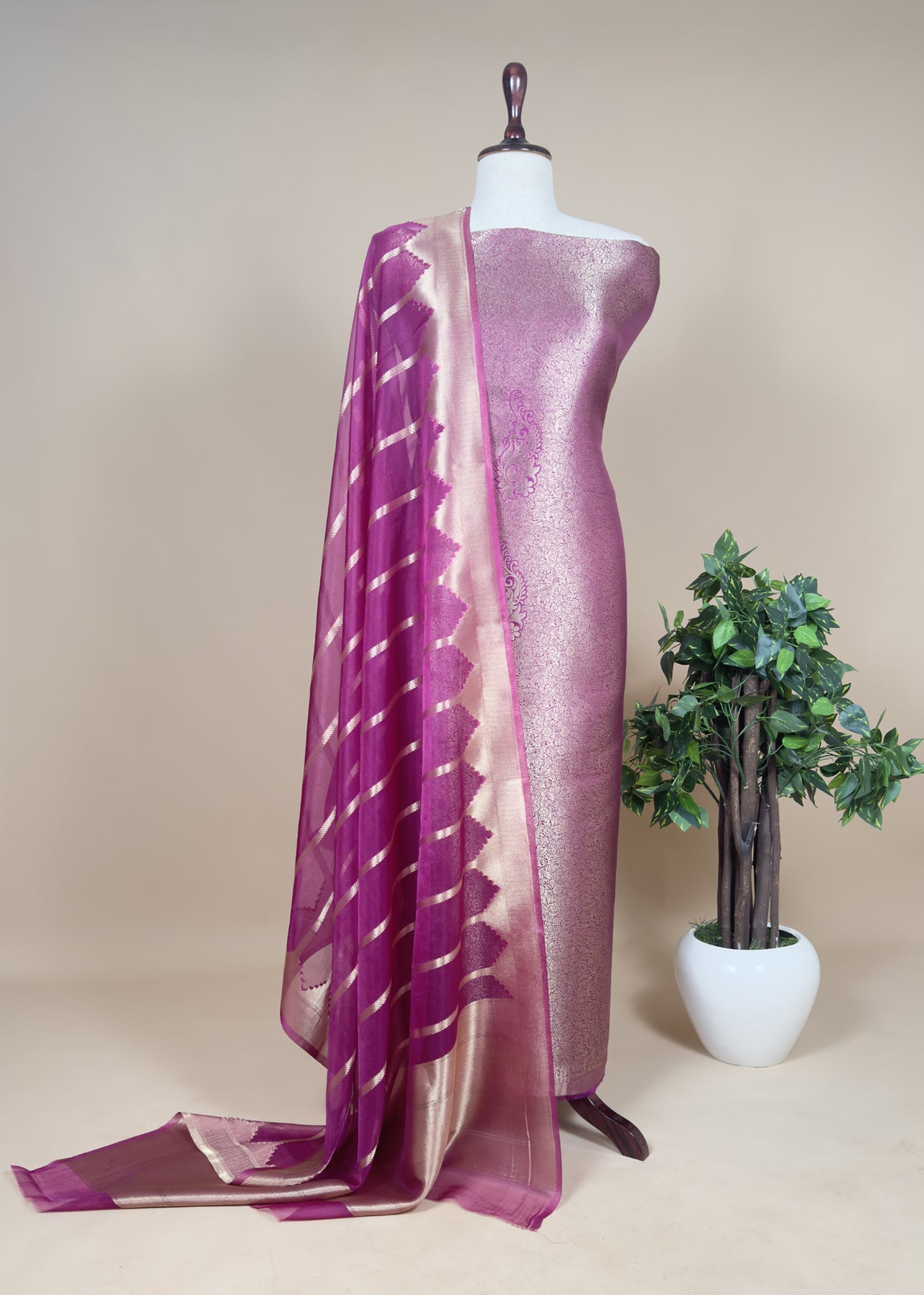 Radish Pink Brocade Kurta With Organza Dupatta