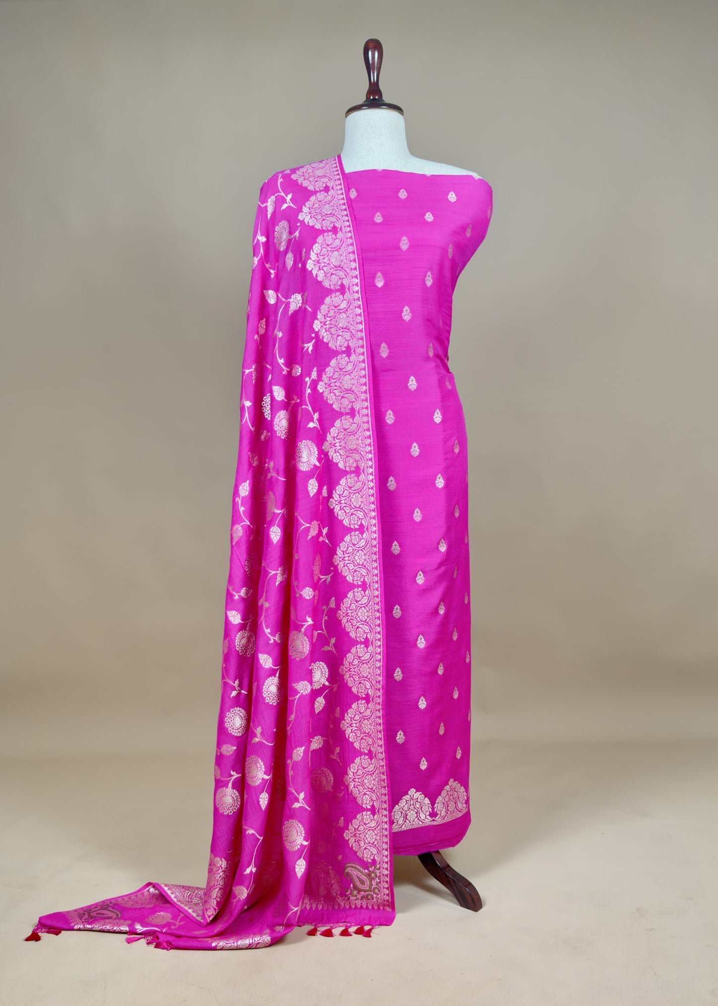 Handloom Kadhwa weaves Suit In Munga Silk