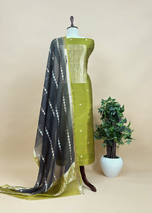 Green Handloom Banarasi Silk Kurta and Kora silk dupatta with Kadwa weaving