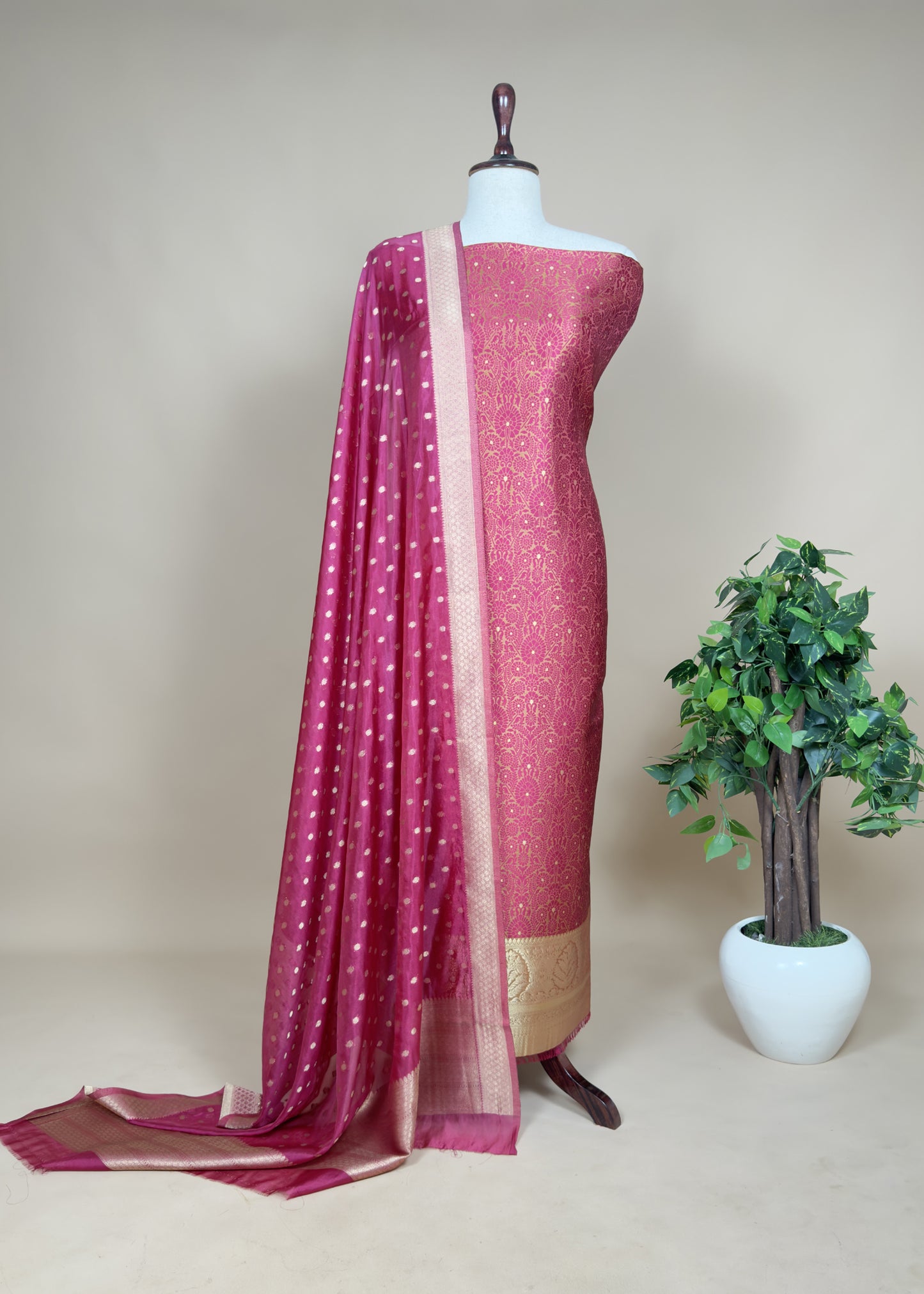 Green Brocade Kurta With Organza Dupatta