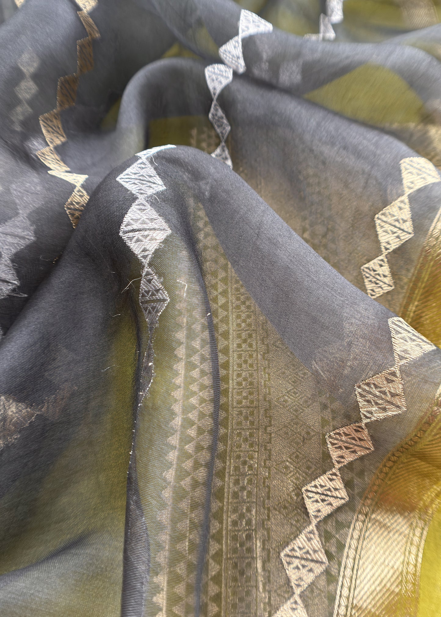 Green Handloom Banarasi Silk Kurta and Kora silk dupatta with Kadwa weaving