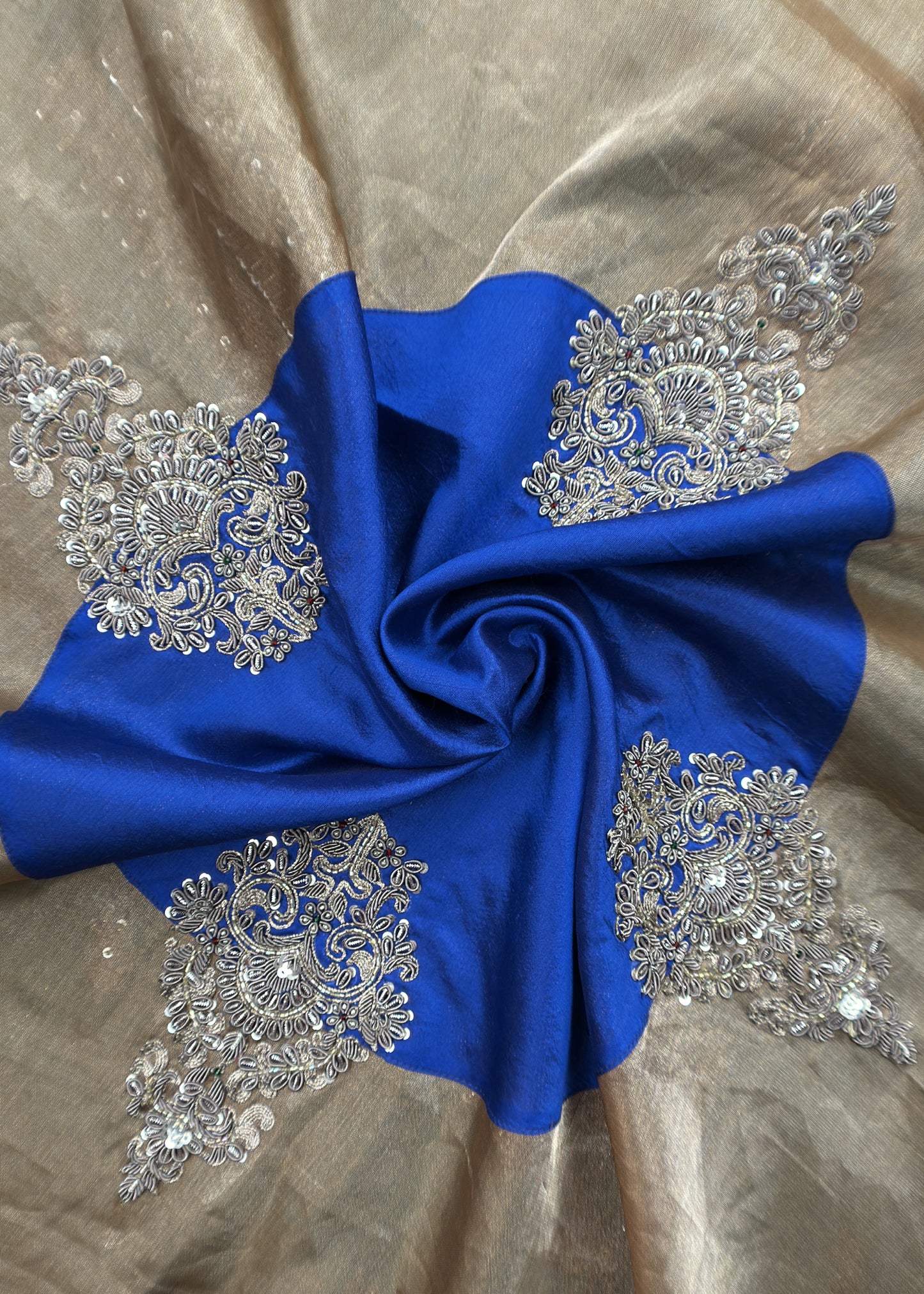 Green Handloom Silk Kurta And Tissue Silk Dupatta With Dori Dabka Handwork