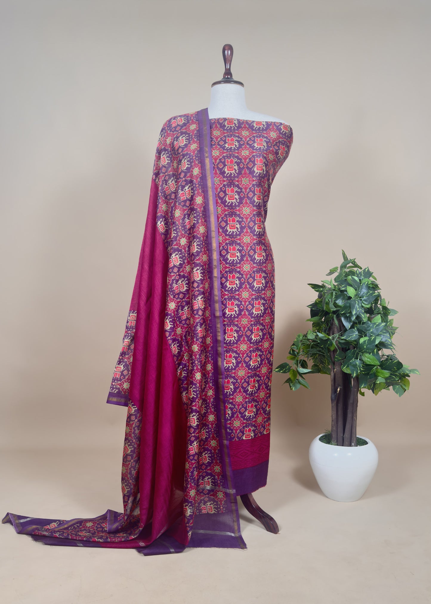 Handloom Patola Unstitched Suit In Maheshwari Silk