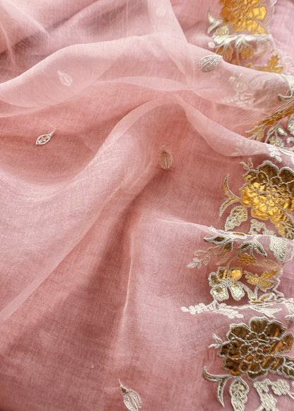 Mulmul suit set with appliqué work


